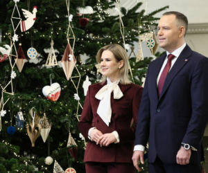 Marta Nawrocka wyprzedza trendy