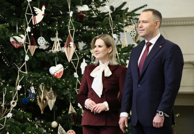 Marta Nawrocka wyprzedza trendy