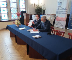 Podpisanie umowy o współpracy III LO w Grudziądz z Państwową Szkołą Wyższą w Gnieźnie