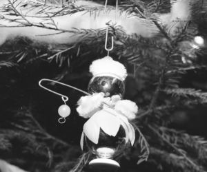 Tak ubierano choinki w PRL-u. Te archiwalne zdjęcia to prawdziwe perełki!