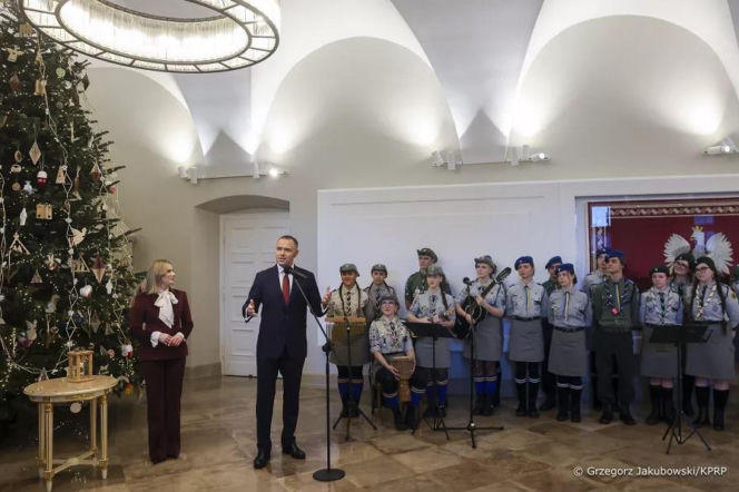Nawrocki stał obok instrumentu i aż go kusiło! Nie mógł się powtrzymać. Nagranie krąży po sieci