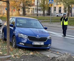 Dzieci zmiecione z pasów na Pradze-Północ. Kobieta za kierownicą