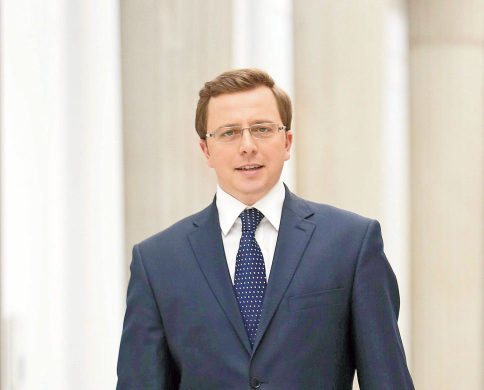 Tusk uciekał przed aferą z Sikorskim