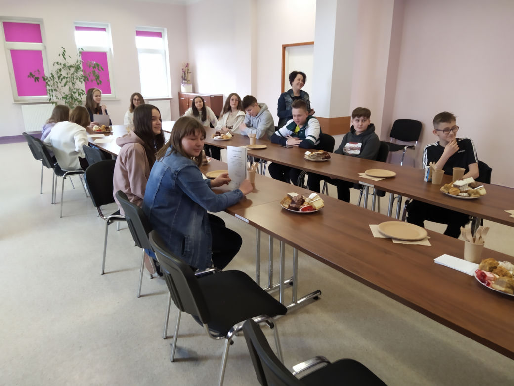 Zdjęcia z podsumowania projektu ekologicznego w Zespole Szkół w Przesmykach pt. "Młodzieżowa Akcja na Rzecz Środowiska"