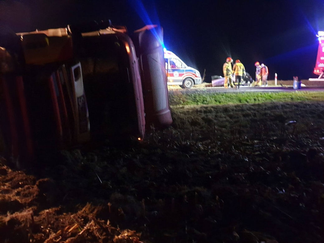 Grób Damiana utonął w kwiatach. Jego ukochana tonie we łzach