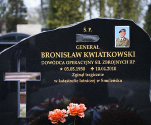 grób - gen. broni Bronisław Kwiatkowski – Dowódca Operacyjny Sił Zbrojnych RP