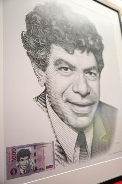 Jego dzieła widnieją na banknotach w ponad 50 krajach