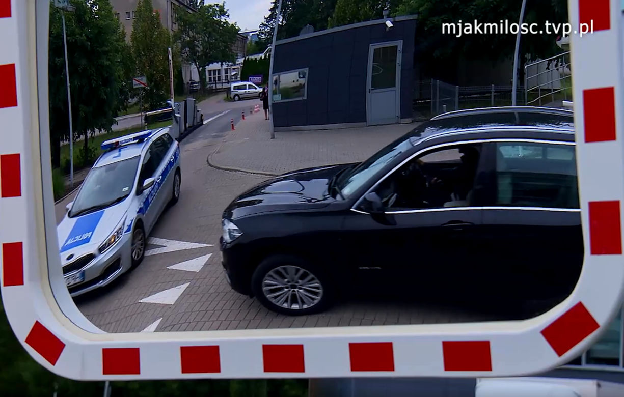 M jak miłość. Andrzej Budzyński (Krystian Wieczorek), policja 