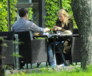 Zabrał rodzinę na sushi