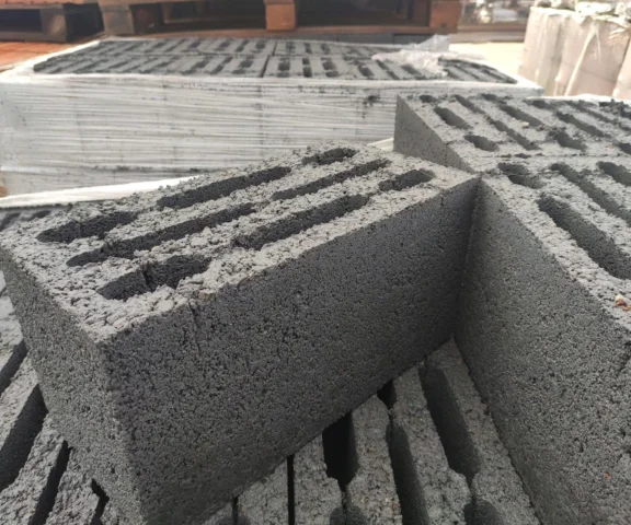 Zła sława pustaków żużlowych. Czy dziś warto z nich budować​​​​ domy​​​?