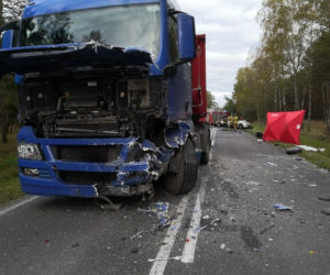 Tragedia na drodze do Szubina. 29-letni Paweł zginął pod kołami TIRA