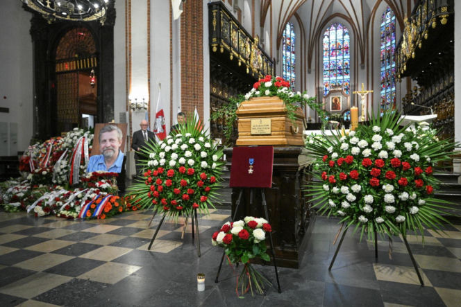 Alaksandr Milinkiewicz spoczął na warszawskich Powązkach