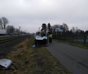 Koszmar na przejeździe kolejowym w Łysomicach koło Torunia. Nie żyje mężczyzna