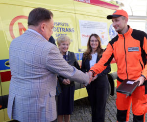 Nowa karetka za ponad milion złotych do ratowania noworodków. Miasto współfinansowało zakup sprzętu