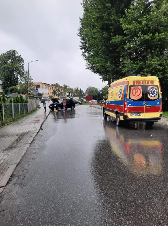 Grybów. Kobieta potrącona przez zaparkowany samochód. Jak do tego doszło?