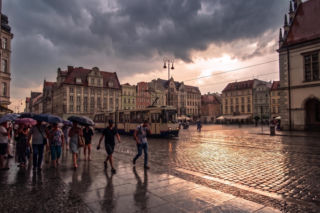 Alerty IMGW dla Wielkopolski. Fala upałów i ulewy nie odpuszczają