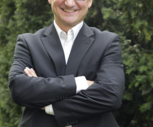 Robert Więckiewicz zaczynał w technikum budowlanym. Tak wyglądała jego niezwykła metamorfoza