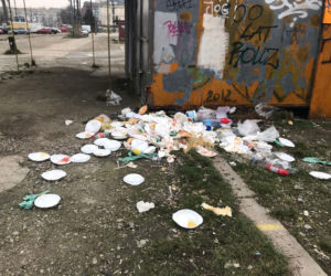 Śmieci na targowisku Świebodzki
