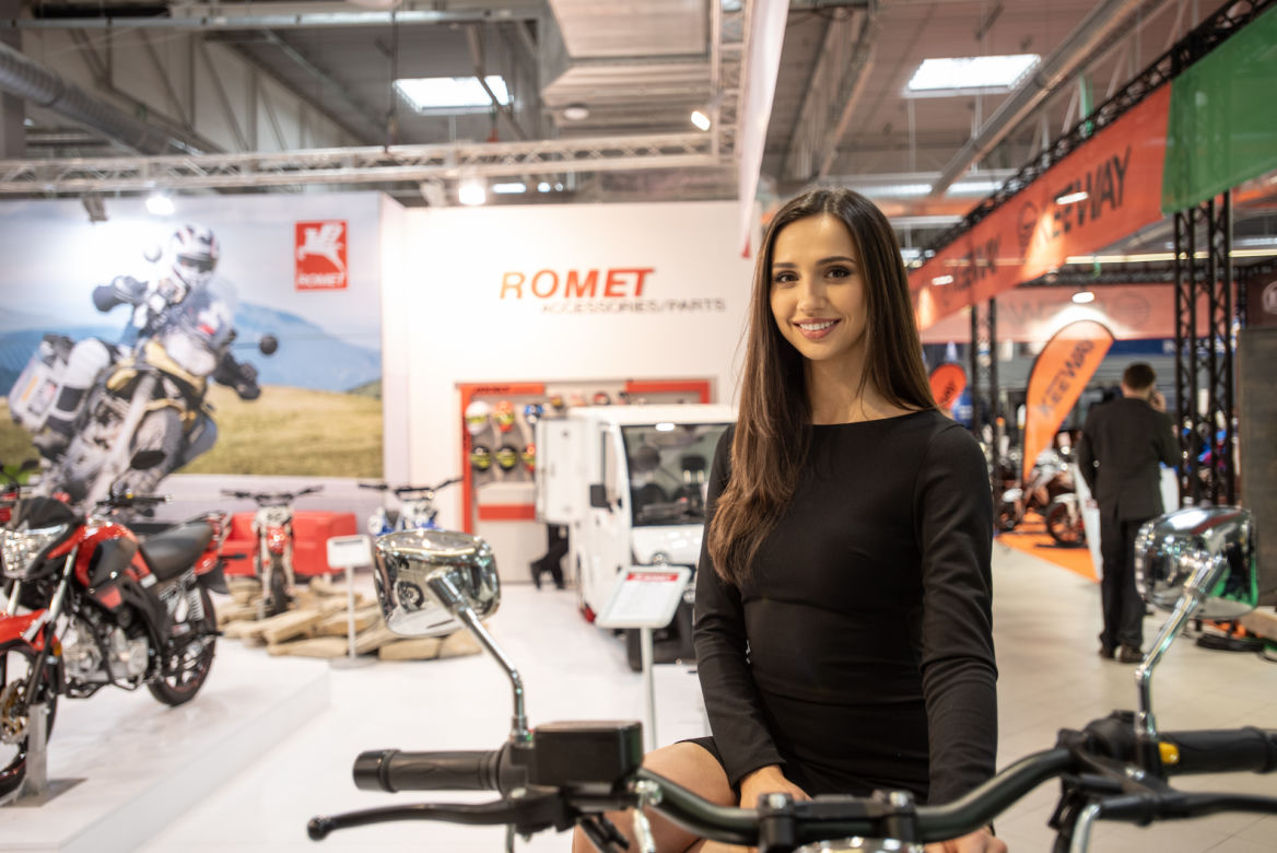 hostessy na Warsaw Motorcycle Show 2019 - GALERIA