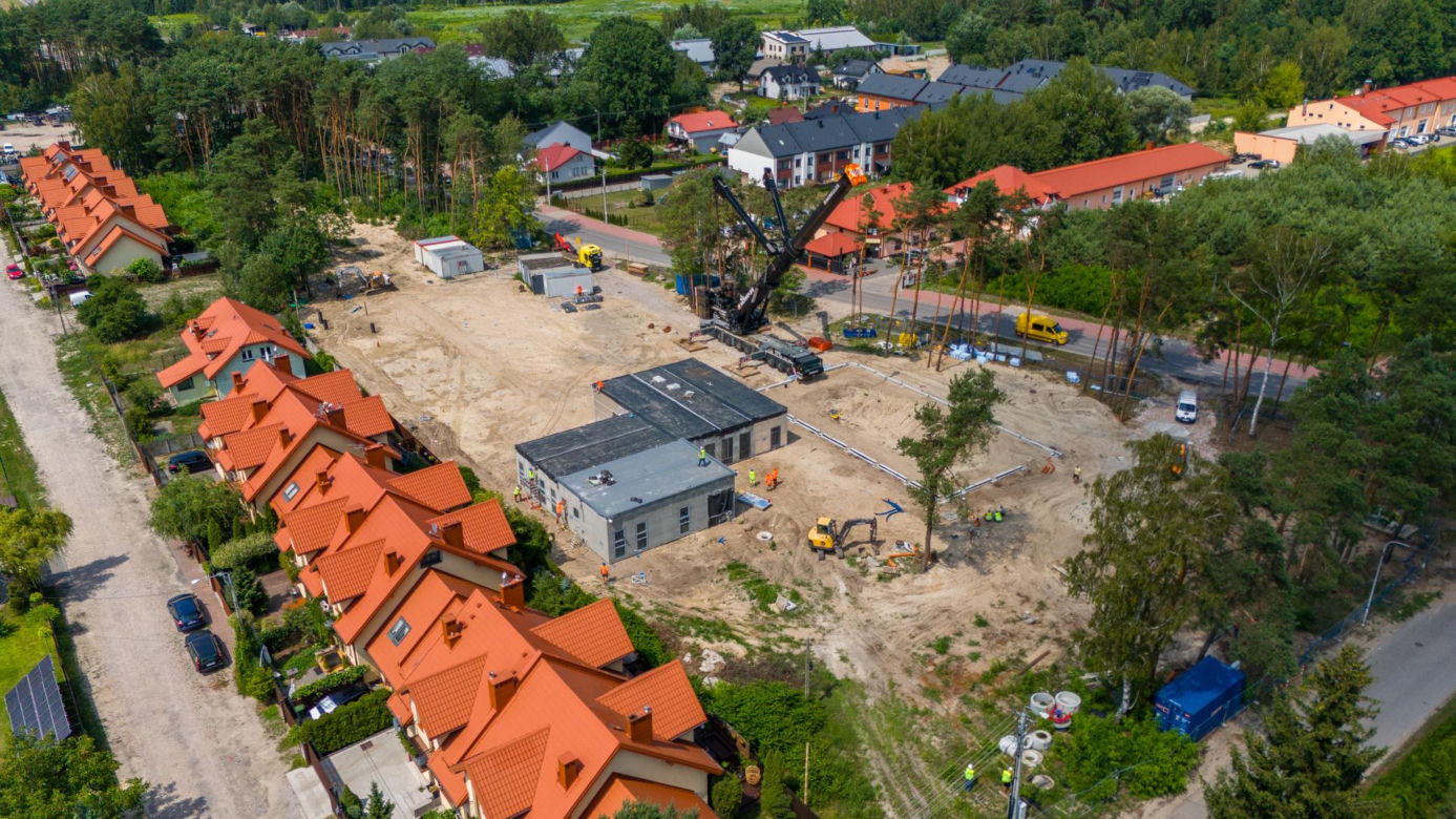 Budowa szkoły modułowej w Kobyłce pod Warszawą