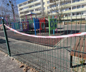 Dramatyczny wypadek na placu zabaw przy ulicy Malinowskiego w Toruniu