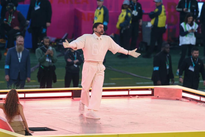 Halftime show na Super Bowl 2026: Bad Bunny, Lady Gaga, Pedro Pascal, Cardi B, John Bon Jovi i smaczki polityczne