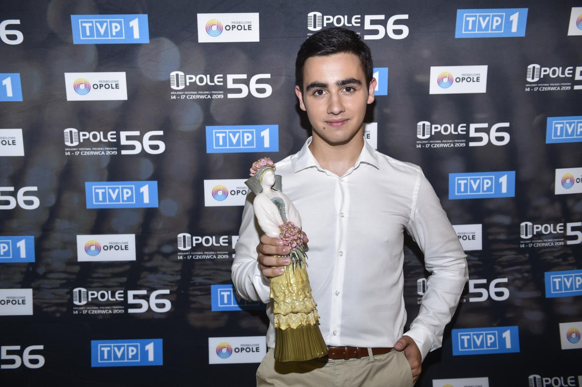 Sargis triumfował w Opolu. Przeszedł spektakularną metamorfozę