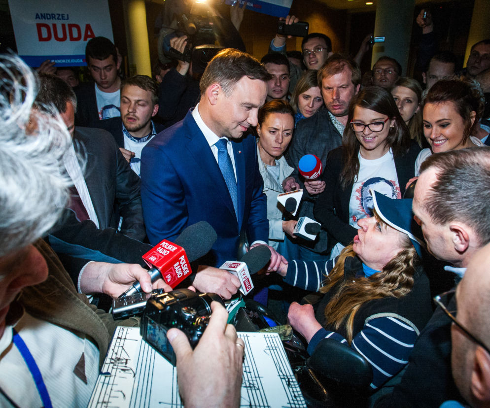 Pani Bogusia GROZI sztabowi PO sądem: Zrobili ze mnie agentkę PiS!