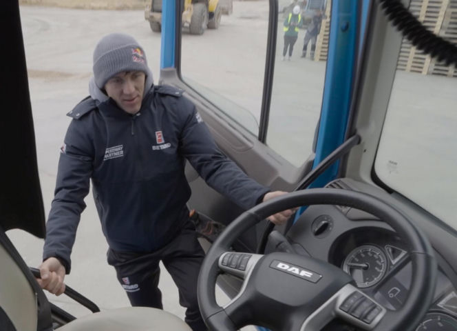 Maciej Janowski porzucił motocykl dla 10-tonowej bestii! Groziła mu praca na etacie