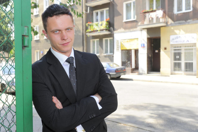 Tomasz Schuchardt kiedyś i dziś. Aktor słynie z metamorfoz, bywa niemal nie do poznania