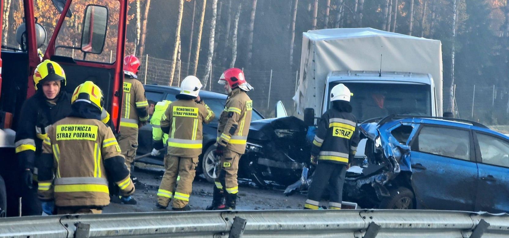 Totalna demolka pod Kołobrzegiem. Zmasakrowane auta i wielu rannych!