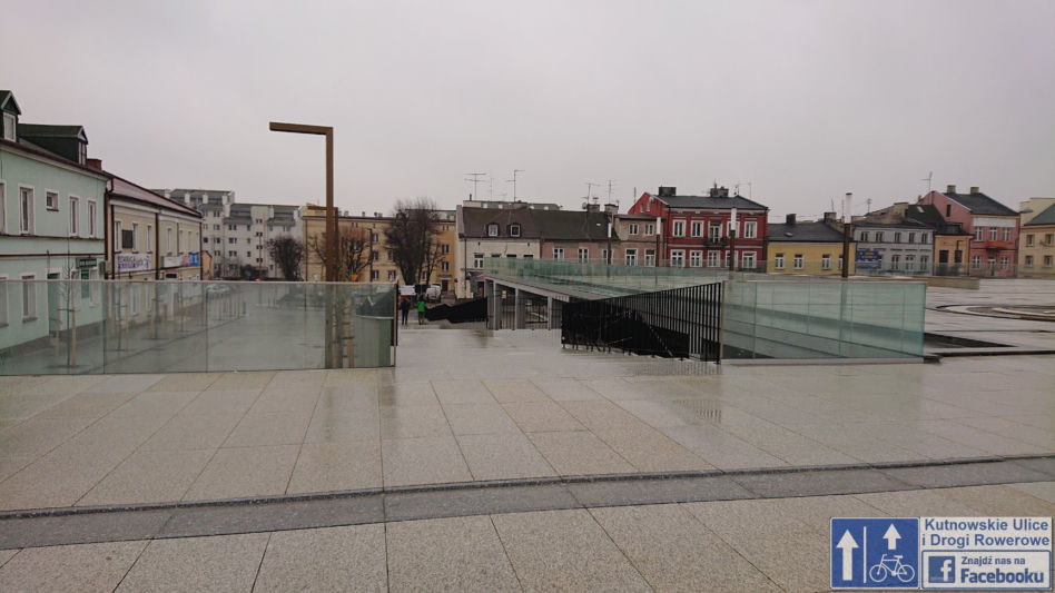 Garaż na placu: rewitalizacja plac Wolności w Kutnie