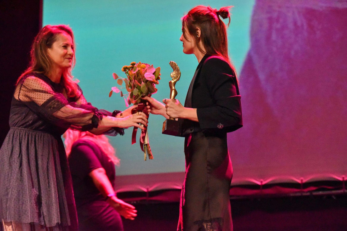 Gala Otwarcia 24. MFF BellaTOFIFEST w Toruniu. Elegancja i zachwycające kreacje gwiazd w CKK Jordanki