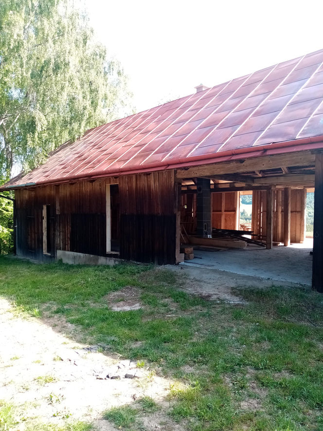 Remont chyży łemkowskiej w Hańczowej