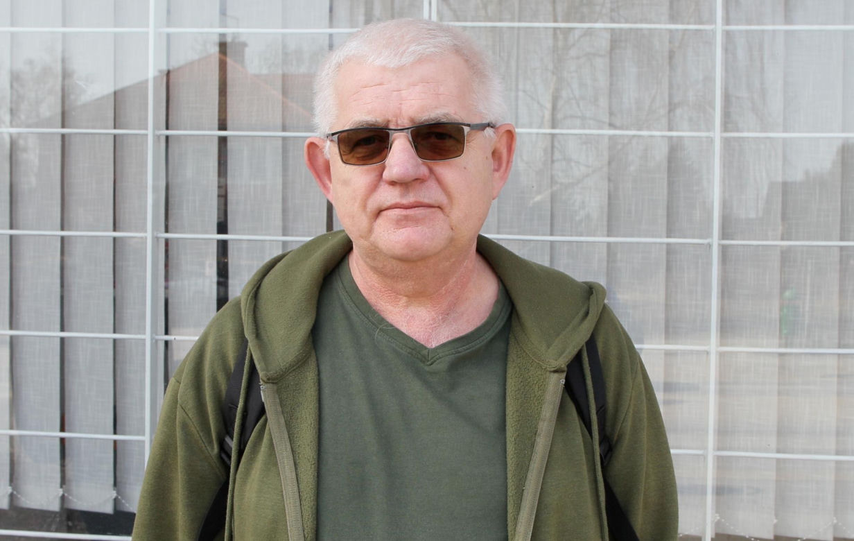 Ogromne kolejki, braki kadrowe oraz rażące zaniedbania ze strony listonoszy w Pocztach pod Warszawą