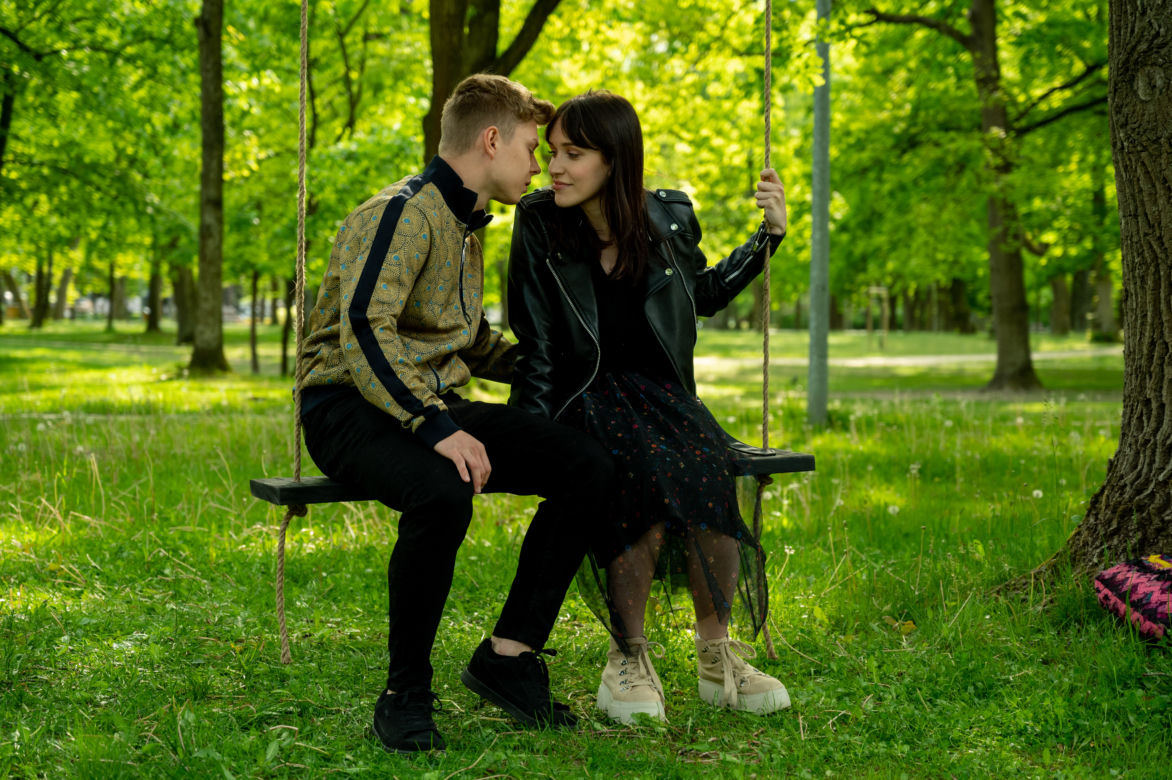 Barwy szczęścia, odc. 2525: Madzia (Natalia Sierzputowska), Tymon (Jakub Wróblewski) 