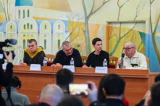 Uwolnieni białoruscy więźniowie trafili do Ukrainy. Teraz część jedzie do Polski