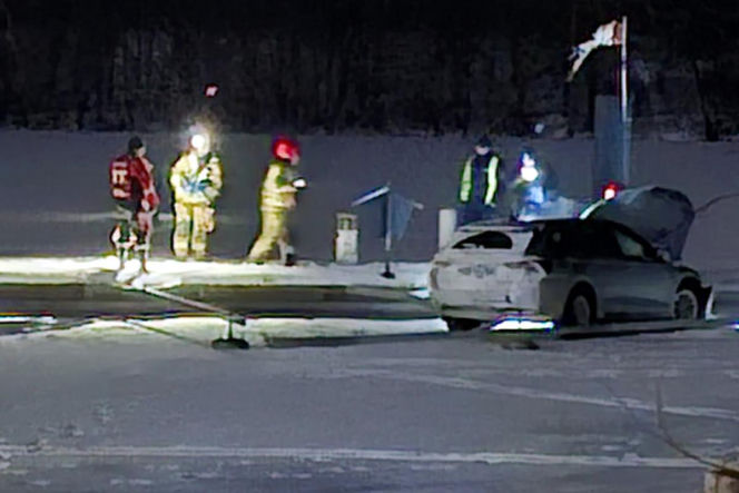 Wjechał na zamarzniętą Iławę