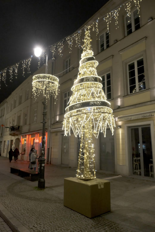 Niesamowita iluminacja świąteczna rozbłysnęła w Warszawie