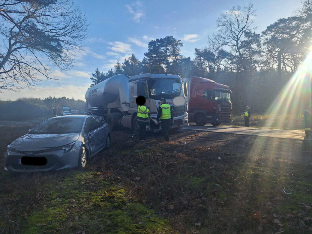 Wypadek na DK 10 w podbydgoskim Przyłubiu! Jedna osoba poszkodowana
