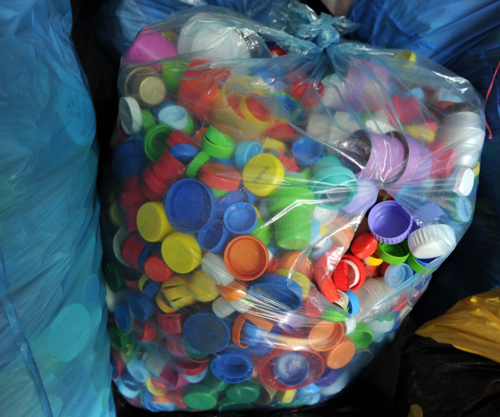 Za plastikowe nakrętki spełni ostatnią wolę ojca