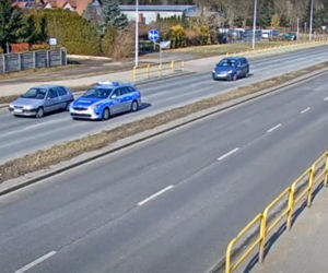 Policyjna eskorta w Toruniu. Kobieta zaczęła rodzić!