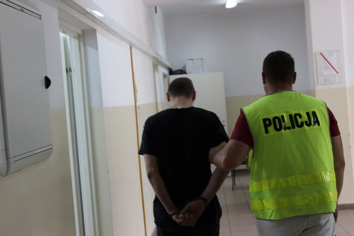 Policja w Toruniu zatrzymała włamywacza recydywistę. Poszukuje właściciela skradzionego roweru