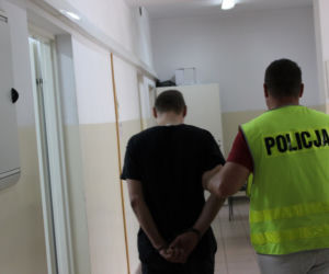 Policja w Toruniu zatrzymała włamywacza recydywistę. Poszukuje właściciela skradzionego roweru