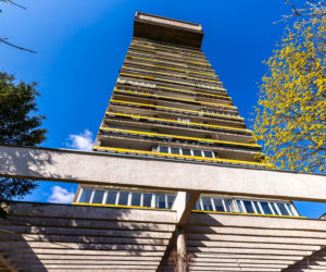 Blok Młotek na Smolnej 8 w Warszawie