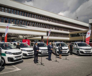 Nowe radiowozy w podlaskiej KAS. W prezencie od wielkiego koncernu [ZDJĘCIA]