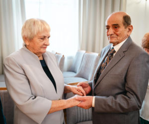 Złoty Gody par małżeńskich w Siedlcach - wręczenie pamiątkowych medali