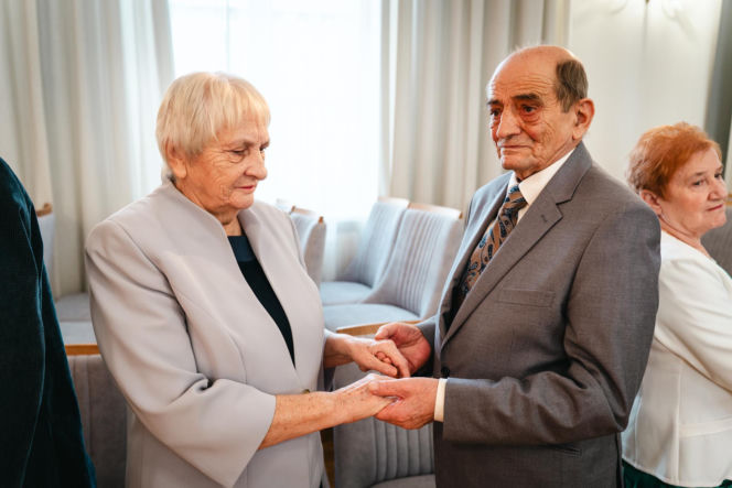 Złoty Gody par małżeńskich w Siedlcach - wręczenie pamiątkowych medali