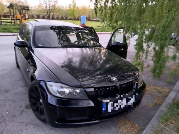 Wsiadł za kierownicę z niemal 4 promilami! Policjanci obudzili go w aucie