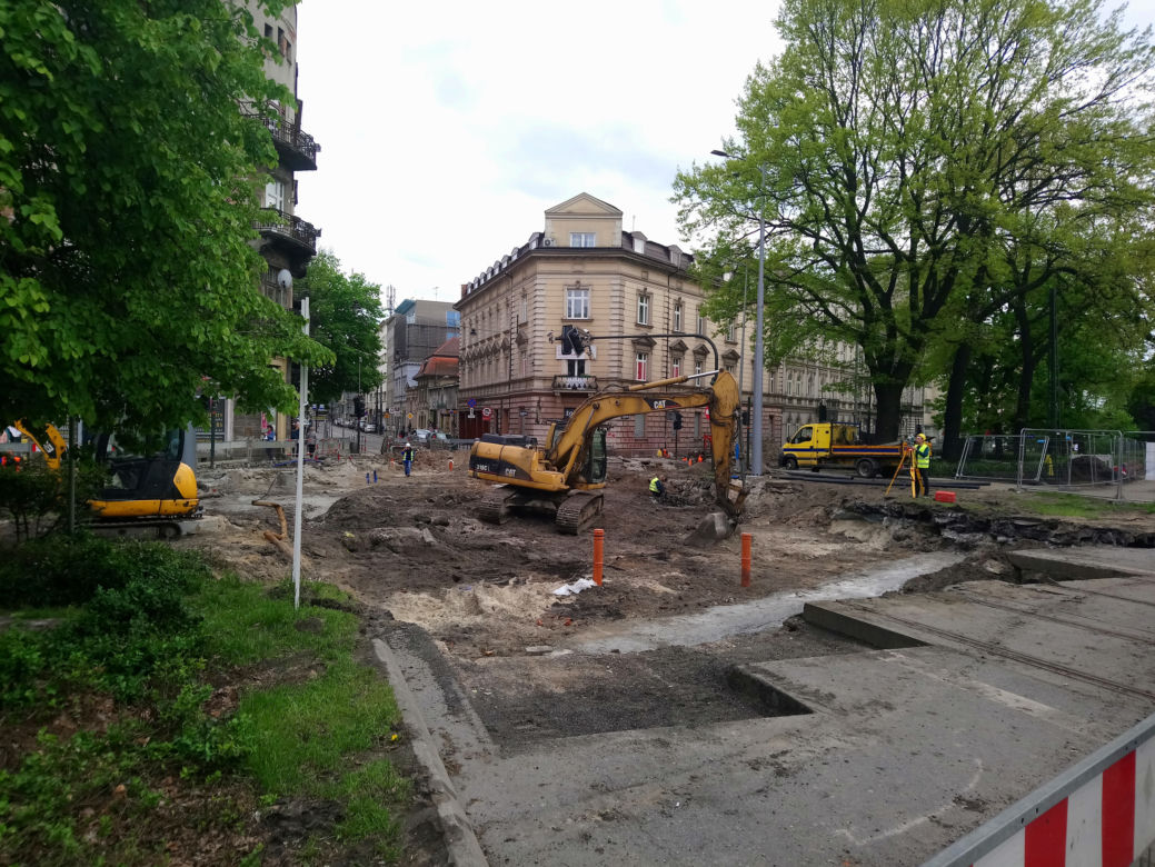 "Apokalipsa" na Al. Trzech Wieszczów. Rozkopane ulice, horror na drogach